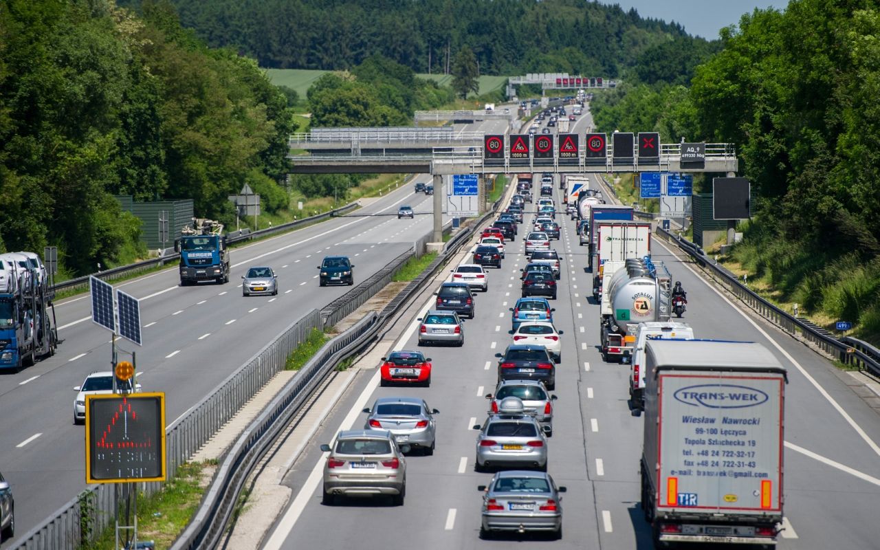 Vollständige Sperrung einer wichtigen Autobahn in Deutschland. Autofahrer müssen mit erheblichen Unannehmlichkeiten rechnen