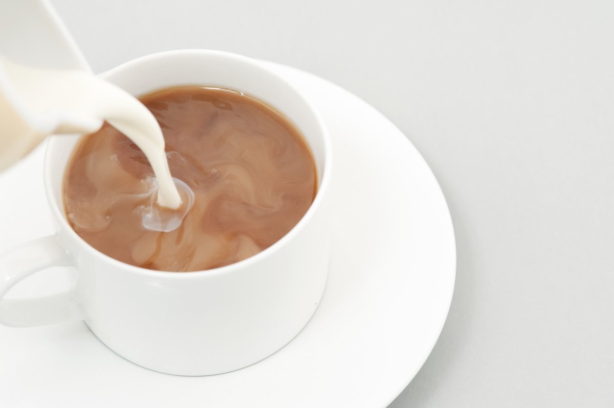 Dieser Kaffee ist besser als ein Latte mit Kürbisgewürzen. Er hilft Ihnen dabei, Fett an der Taille loszuwerden.