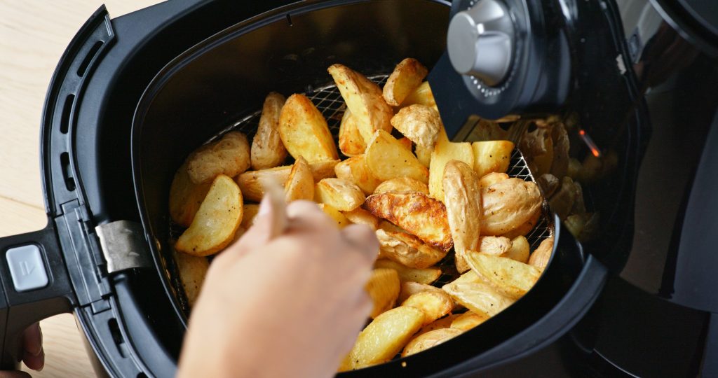 Haben Sie eine Heißluftfritteuse? 10 Geheimnisse, die nur wenige kennen: Werden Sie zum Meisterkoch!