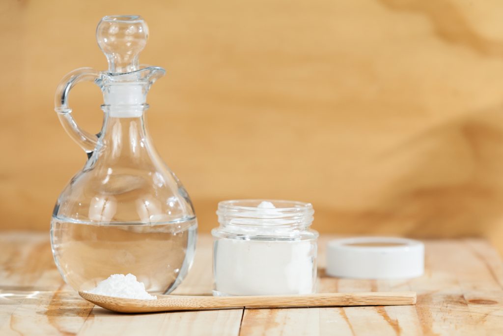 Die Mischung aus Salz und Wasserstoffperoxid ist ein ideales Mittel: seine Anwendung und warum es empfohlen wird